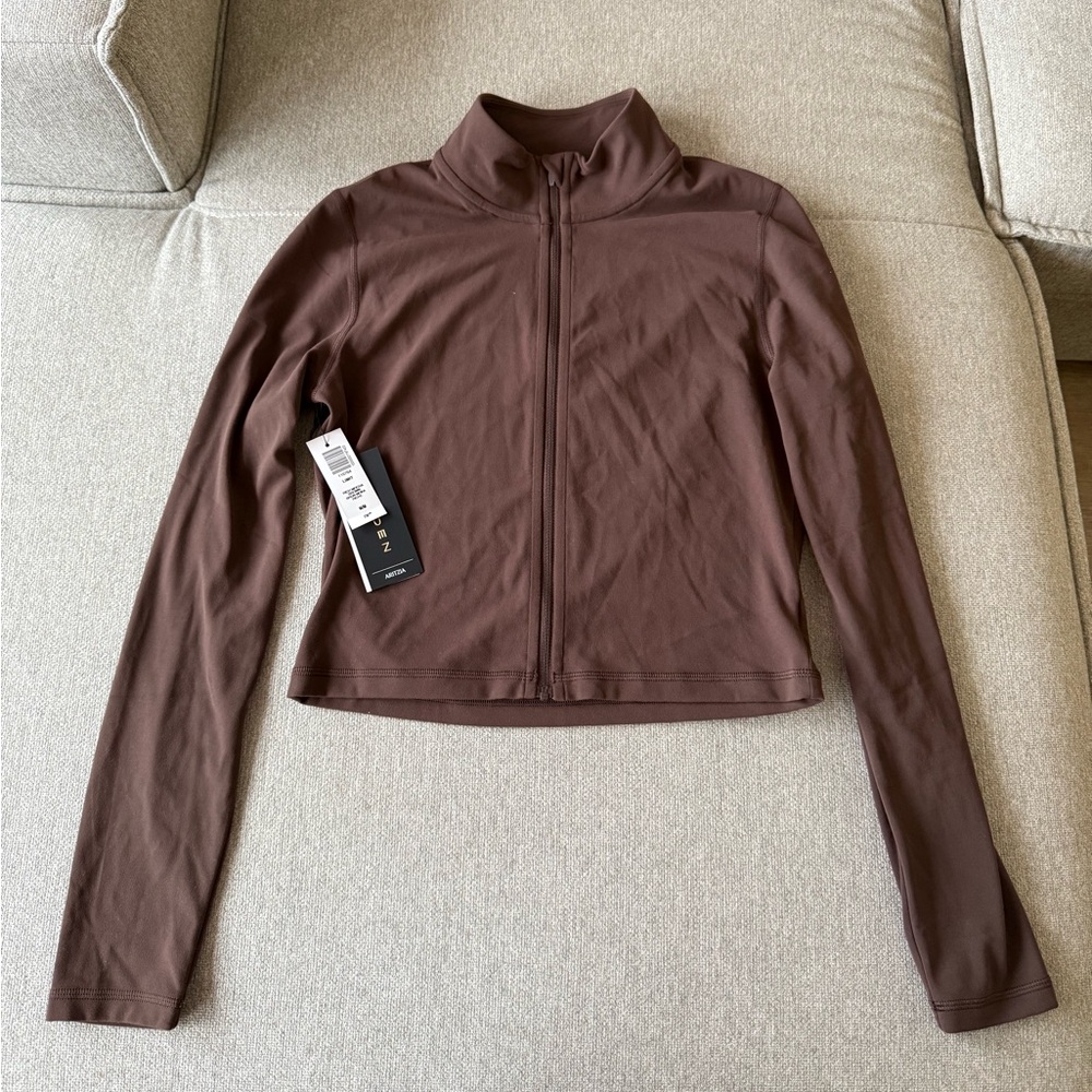 Aritzia golden butter limit zip longsleeve